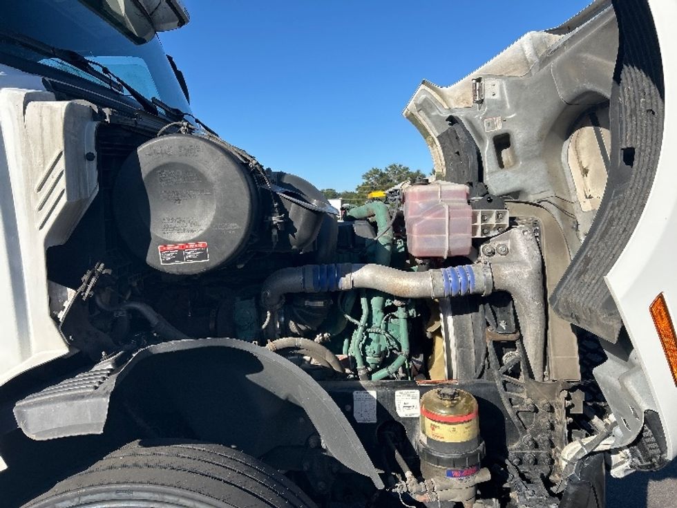 Sleeper Tractor-Heavy Duty Tractors-Volvo-2022-VNL64760-North Bergen-NJ-634,706\n\t\tmiles-$ 61,750 - Image 20