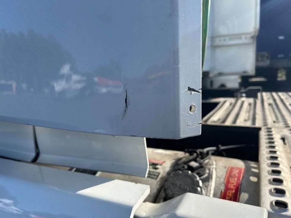 Sleeper Tractor-Heavy Duty Tractors-Volvo-2022-VNL64760-North Bergen-NJ-634,706\n\t\tmiles-$ 61,750 - Image 23