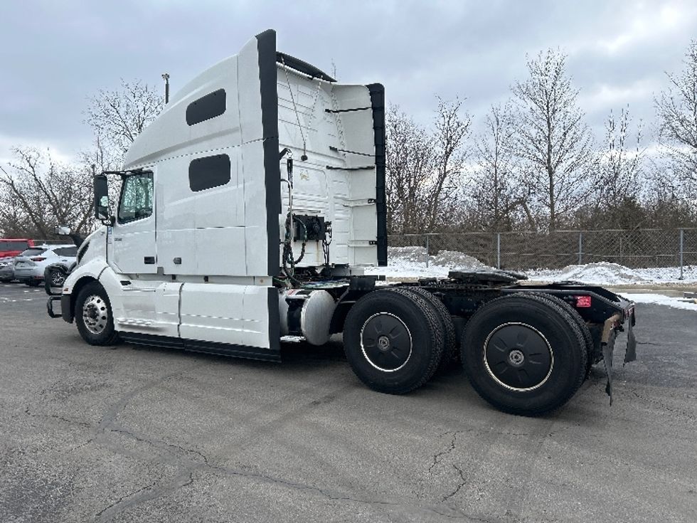 Sleeper Tractor-Heavy Duty Tractors-Volvo-2022-VNL64760-Obetz-OH-431,422\n\t\tmiles-$ 77,500 - Image 5