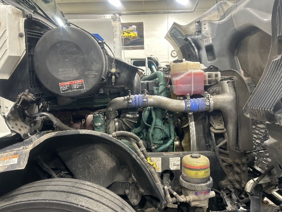 Sleeper Tractor-Heavy Duty Tractors-Volvo-2022-VNL64760-Obetz-OH-463,109\n\t\tmiles-$ 73,750 - Image 20