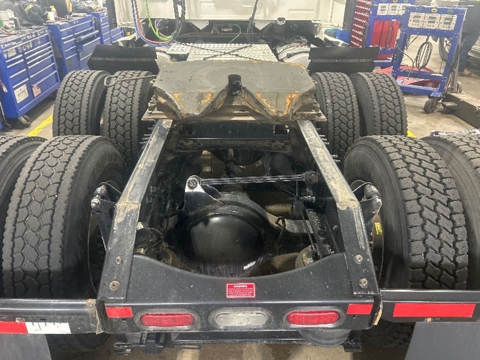 Sleeper Tractor-Heavy Duty Tractors-Volvo-2022-VNL64760-Obetz-OH-463,109\n\t\tmiles-$ 73,750 - Image 6