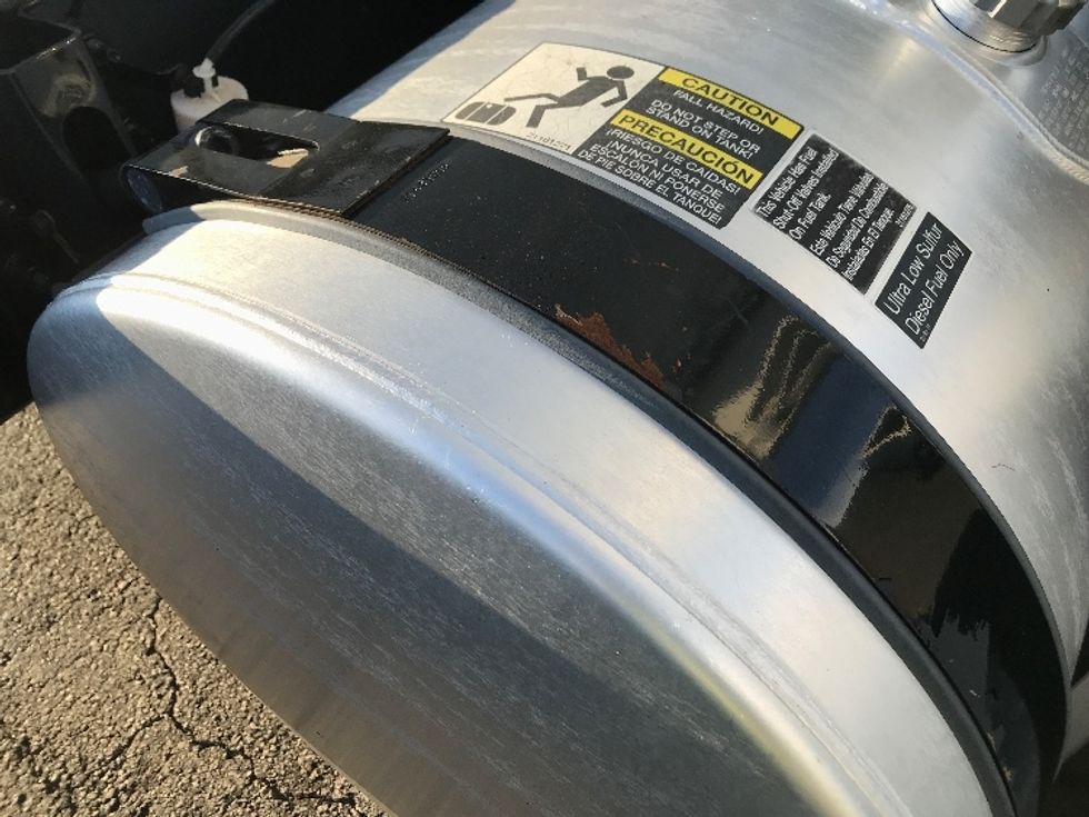 Sleeper Tractor-Heavy Duty Tractors-Volvo-2022-VNL64760-Ocala-FL-381,930\n\t\tmiles-$ 85,000 - Image 26