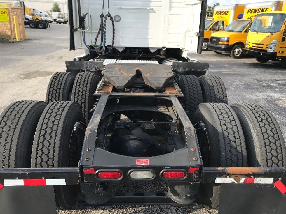 Sleeper Tractor-Heavy Duty Tractors-Volvo-2022-VNL64760-Ocala-FL-381,930\n\t\tmiles-$ 85,000 - Image 6