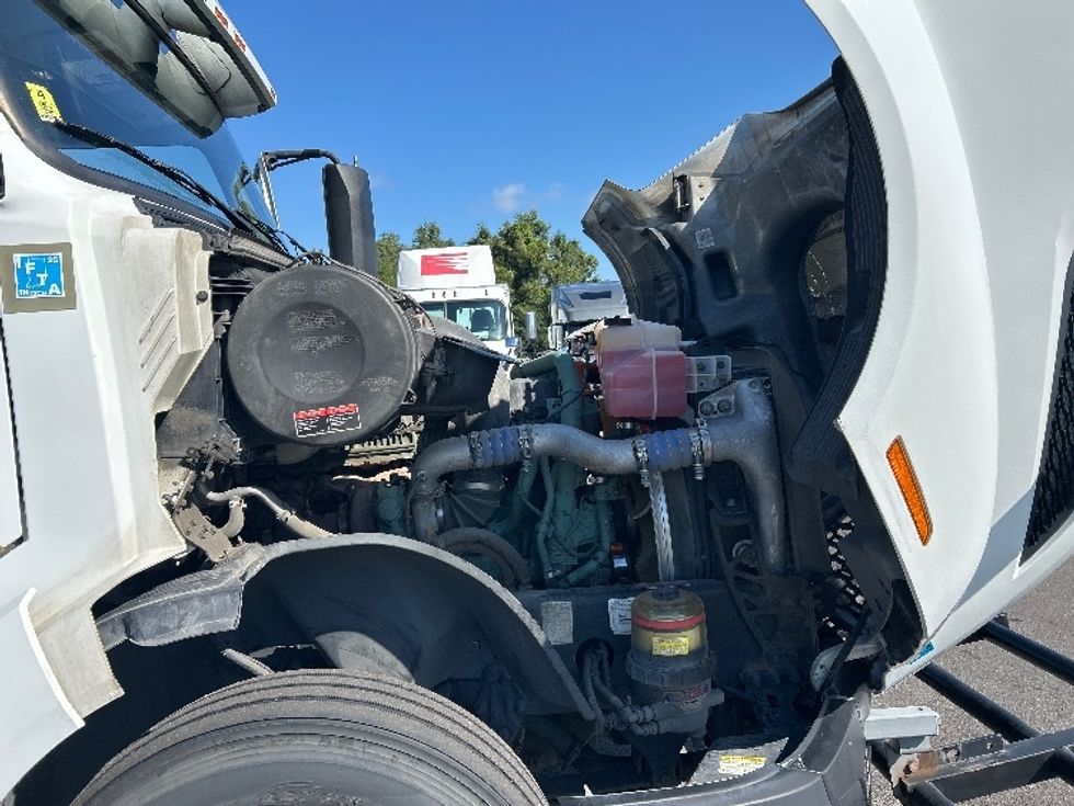 Sleeper Tractor-Heavy Duty Tractors-Volvo-2022-VNL64760-Ocala-FL-533,565\n\t\tmiles-$ 69,500 - Image 20