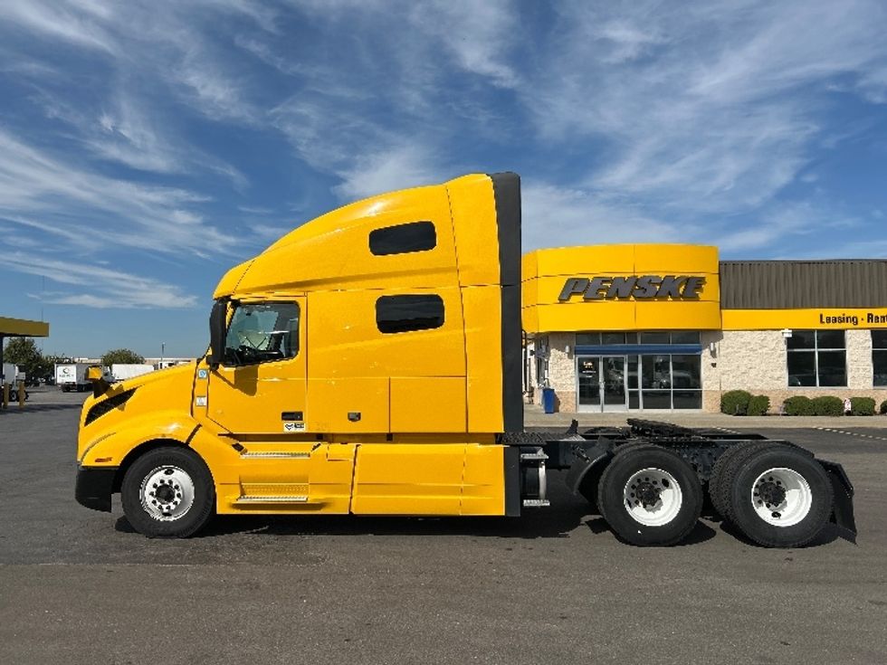 Sleeper Tractor-Heavy Duty Tractors-Volvo-2022-VNL64760-Oklahoma City-OK-395,420\n\t\tmiles-$ 85,000 - Image 4