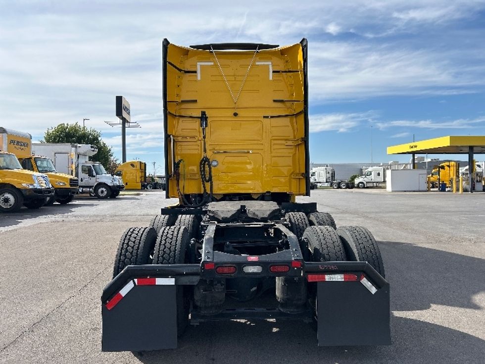 Sleeper Tractor-Heavy Duty Tractors-Volvo-2022-VNL64760-Oklahoma City-OK-395,420\n\t\tmiles-$ 85,000 - Image 6