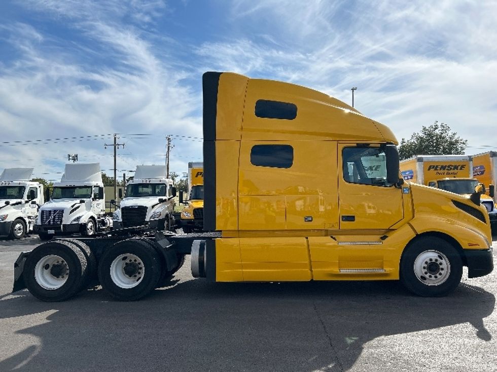 Sleeper Tractor-Heavy Duty Tractors-Volvo-2022-VNL64760-Oklahoma City-OK-395,420\n\t\tmiles-$ 85,000 - Image 8