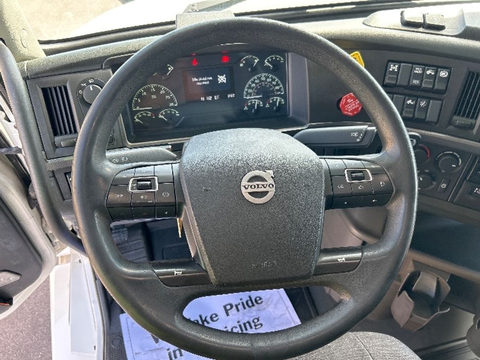Sleeper Tractor-Heavy Duty Tractors-Volvo-2022-VNL64760-Oklahoma City-OK-435,489\n\t\tmiles-$ 88,000 - Image 11
