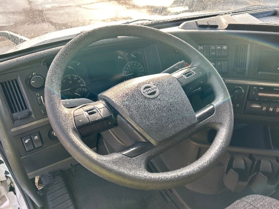 Sleeper Tractor-Heavy Duty Tractors-Volvo-2022-VNL64760-Oklahoma City-OK-481,423\n\t\tmiles-$ 77,500 - Image 10