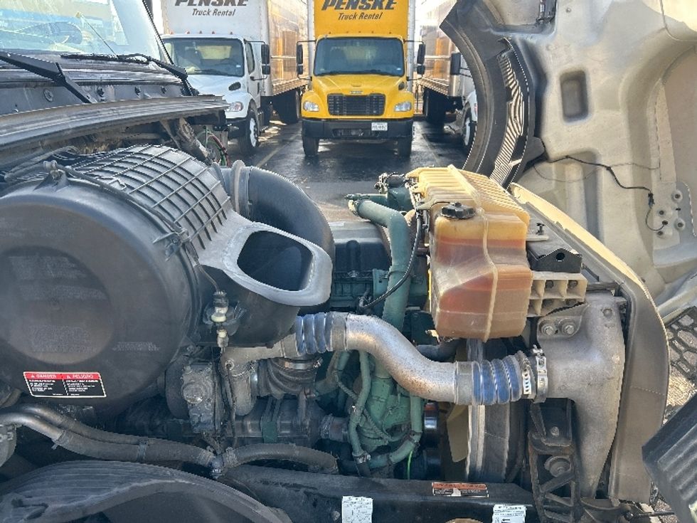 Sleeper Tractor-Heavy Duty Tractors-Volvo-2022-VNL64760-Oklahoma City-OK-481,423\n\t\tmiles-$ 77,500 - Image 20