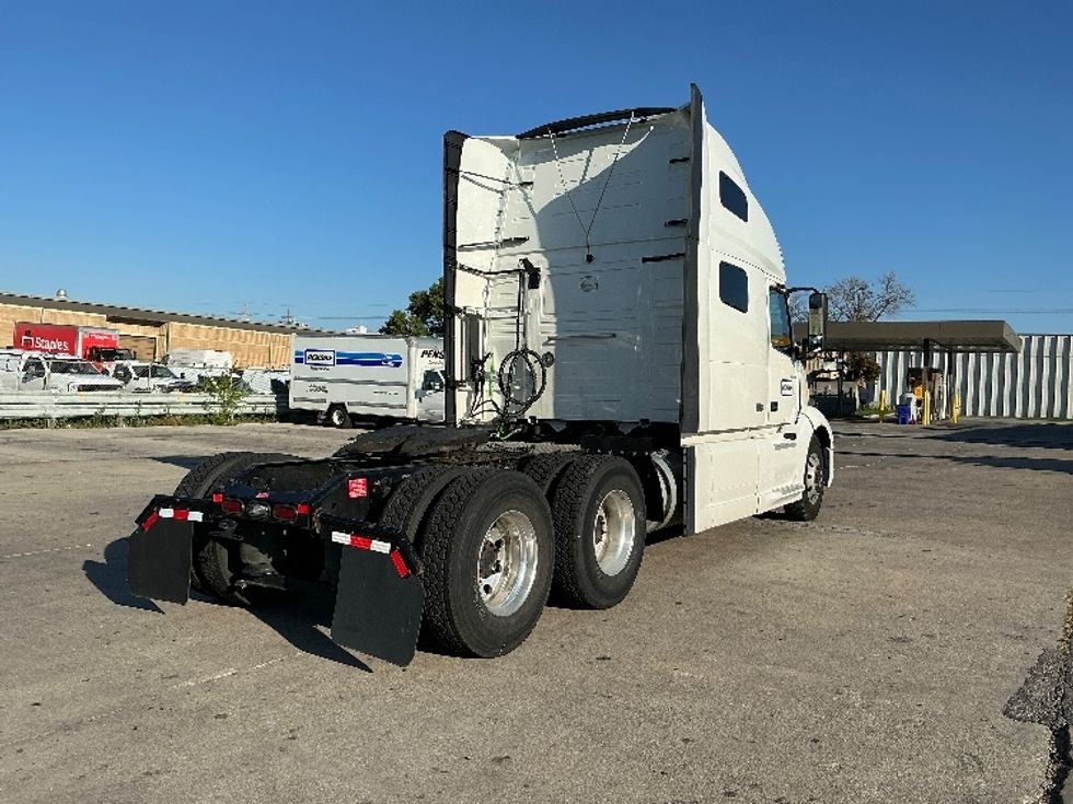 Sleeper Tractor-Heavy Duty Tractors-Volvo-2022-VNL64760-Omaha-NE-357,760\n\t\tmiles-$ 89,000 - Image 7