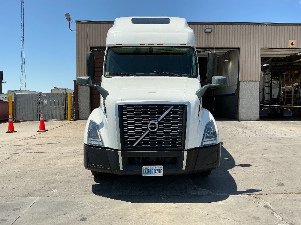 Sleeper Tractor-Heavy Duty Tractors-Volvo-2022-VNL64760-Omaha-NE-533,560\n\t\tmiles-$ 72,500 - Image 2