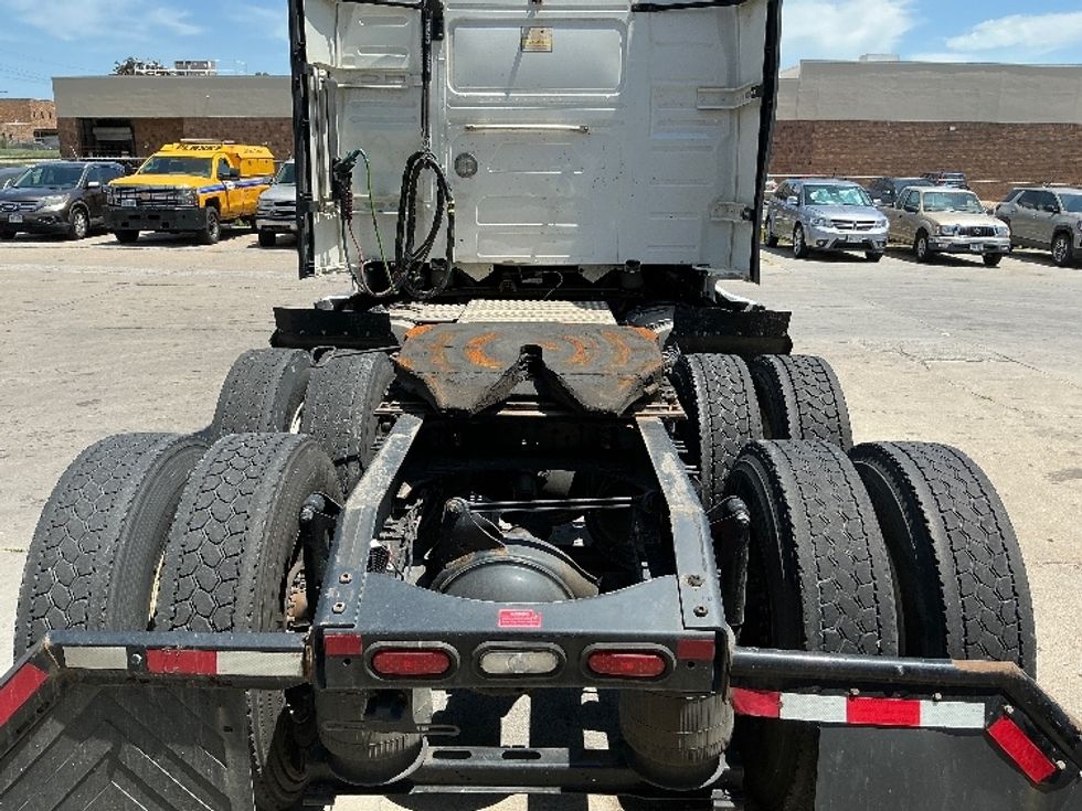 Sleeper Tractor-Heavy Duty Tractors-Volvo-2022-VNL64760-Omaha-NE-533,560\n\t\tmiles-$ 72,500 - Image 6