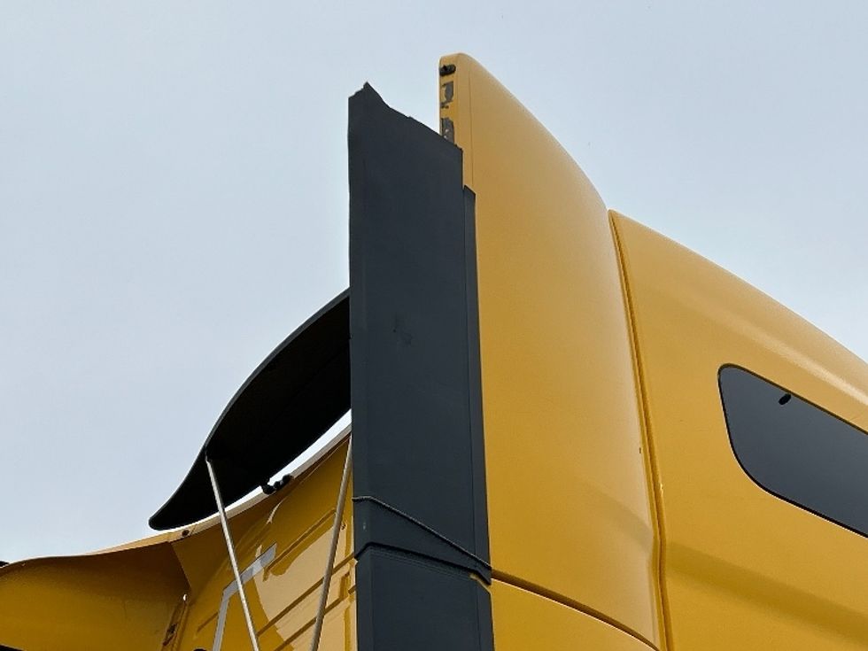 Sleeper Tractor-Heavy Duty Tractors-Volvo-2022-VNL64760-Omaha-NE-602,811\n\t\tmiles-$ 65,750 - Image 22