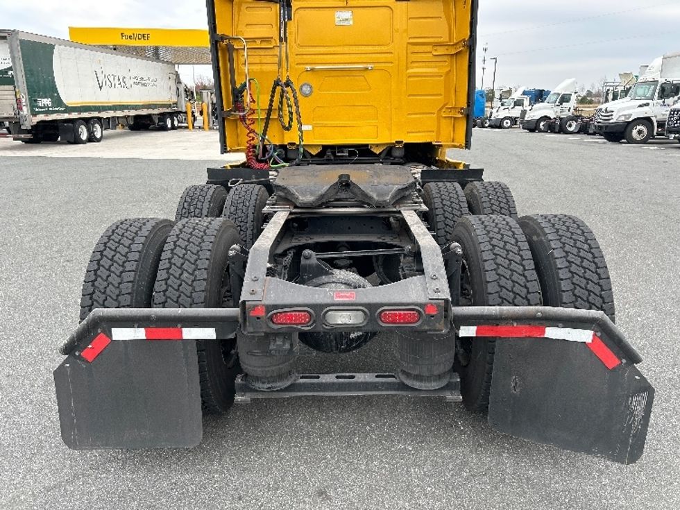 Sleeper Tractor-Heavy Duty Tractors-Volvo-2022-VNL64760-Omaha-NE-602,811\n\t\tmiles-$ 65,750 - Image 6