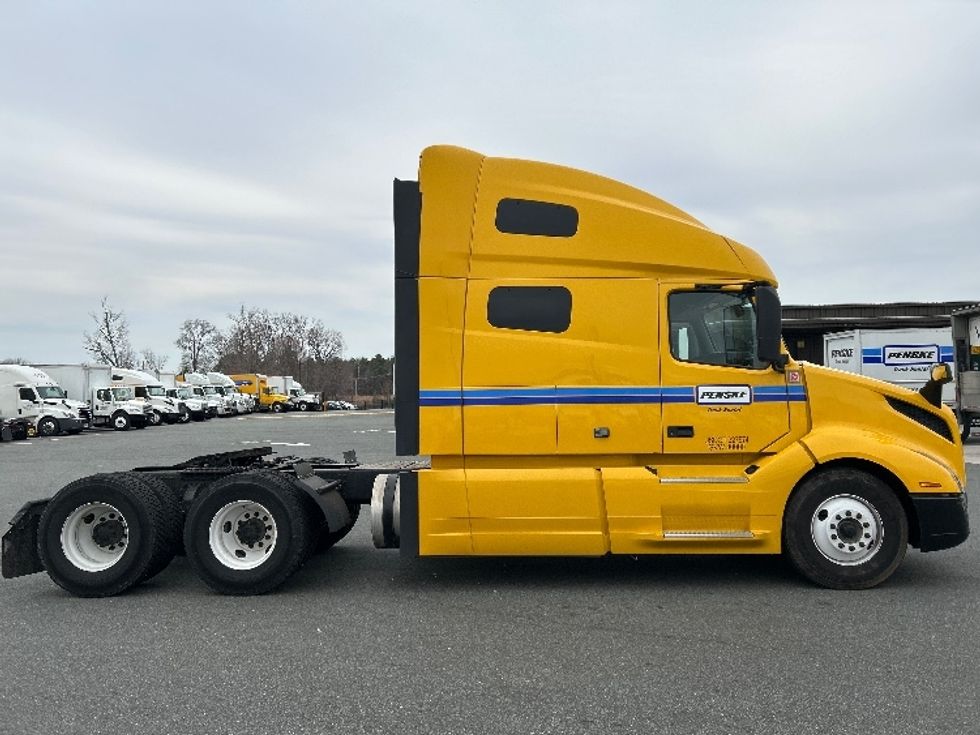 Sleeper Tractor-Heavy Duty Tractors-Volvo-2022-VNL64760-Omaha-NE-602,811\n\t\tmiles-$ 65,750 - Image 8