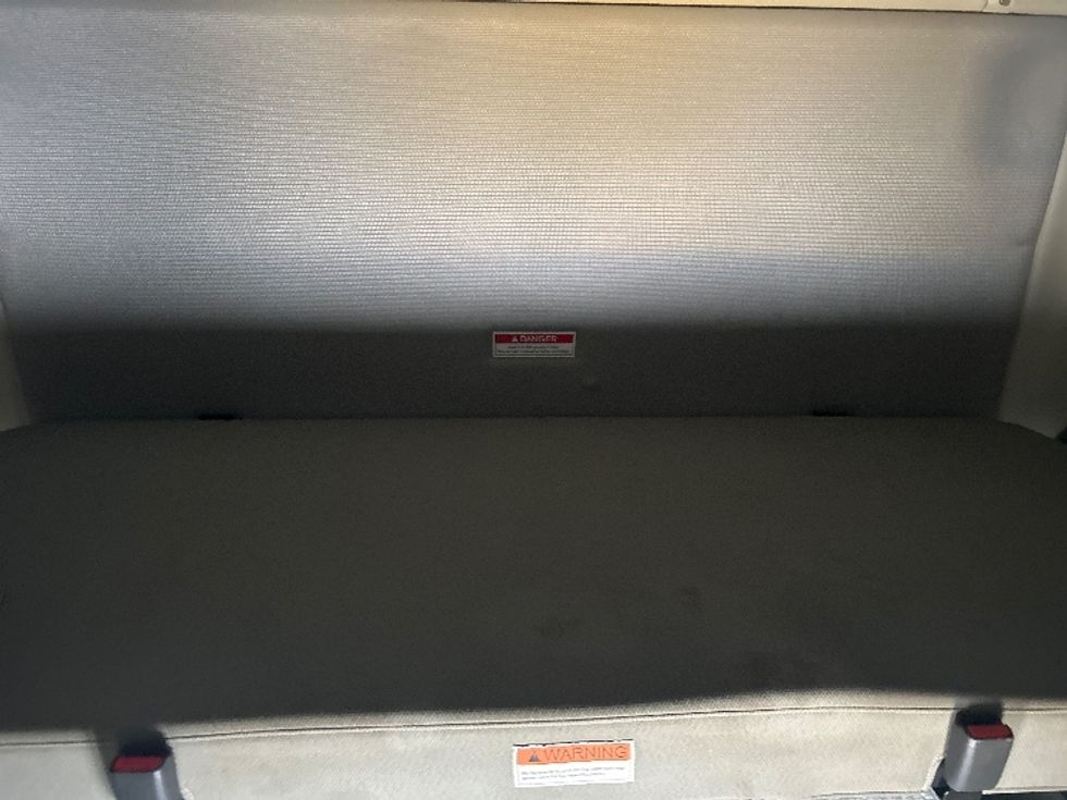 Sleeper Tractor-Heavy Duty Tractors-Volvo-2022-VNL64760-Orlando-FL-399,006\n\t\tmiles-$ 79,250 - Image 17