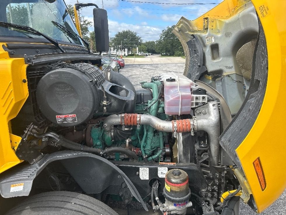 Sleeper Tractor-Heavy Duty Tractors-Volvo-2022-VNL64760-Orlando-FL-399,006\n\t\tmiles-$ 79,250 - Image 20