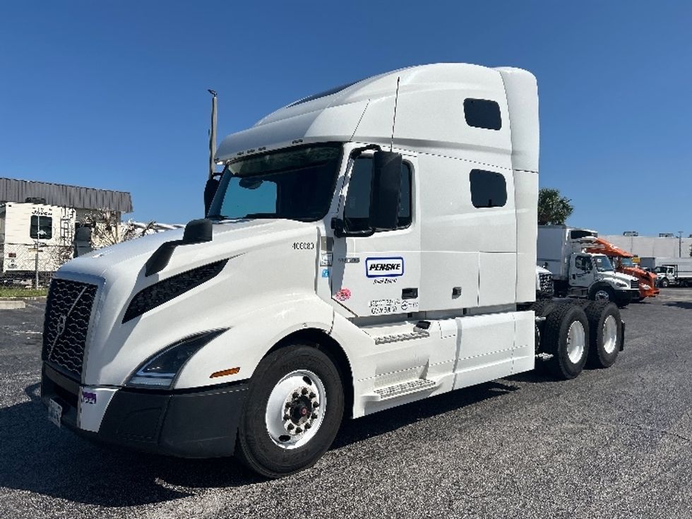 Sleeper Tractor-Heavy Duty Tractors-Volvo-2022-VNL64760-Orlando-FL-547,781\n\t\tmiles-$ 70,750 - Image 3