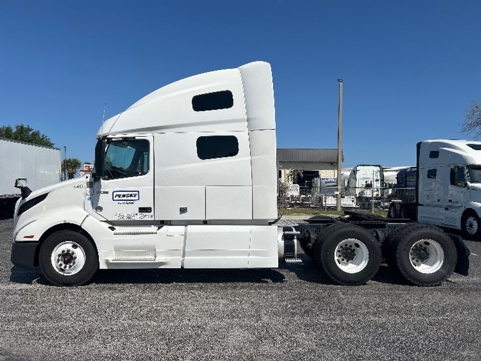 Sleeper Tractor-Heavy Duty Tractors-Volvo-2022-VNL64760-Orlando-FL-547,781\n\t\tmiles-$ 70,750 - Image 4