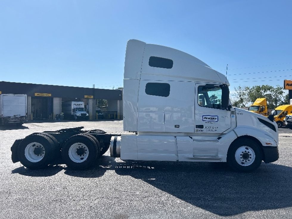 Sleeper Tractor-Heavy Duty Tractors-Volvo-2022-VNL64760-Orlando-FL-547,781\n\t\tmiles-$ 70,750 - Image 8