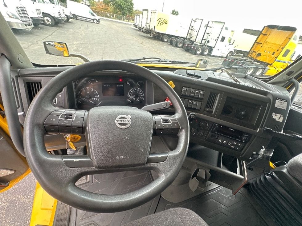 Sleeper Tractor-Heavy Duty Tractors-Volvo-2022-VNL64760-Parsippany-NJ-503,775\n\t\tmiles-$ 67,750 - Image 11