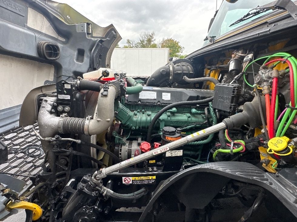 Sleeper Tractor-Heavy Duty Tractors-Volvo-2022-VNL64760-Parsippany-NJ-503,775\n\t\tmiles-$ 67,750 - Image 19