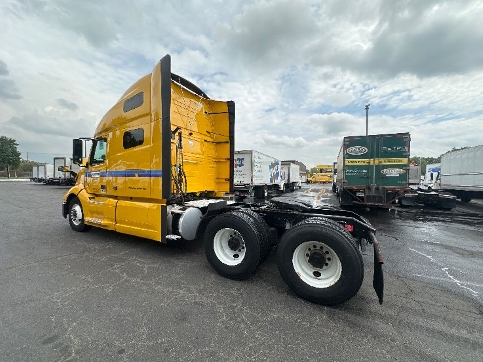 Sleeper Tractor-Heavy Duty Tractors-Volvo-2022-VNL64760-Parsippany-NJ-503,775\n\t\tmiles-$ 67,750 - Image 5