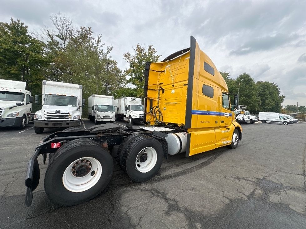 Sleeper Tractor-Heavy Duty Tractors-Volvo-2022-VNL64760-Parsippany-NJ-503,775\n\t\tmiles-$ 67,750 - Image 7
