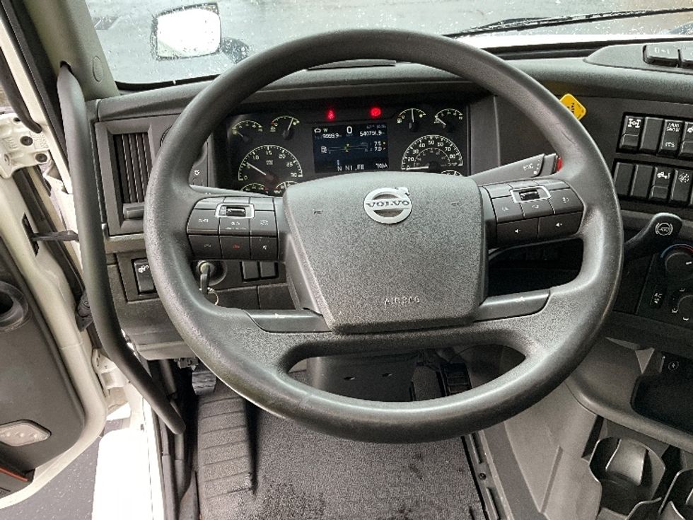 Sleeper Tractor-Heavy Duty Tractors-Volvo-2022-VNL64760-Pasco-WA-540,792\n\t\tmiles-$ 78,250 - Image 11
