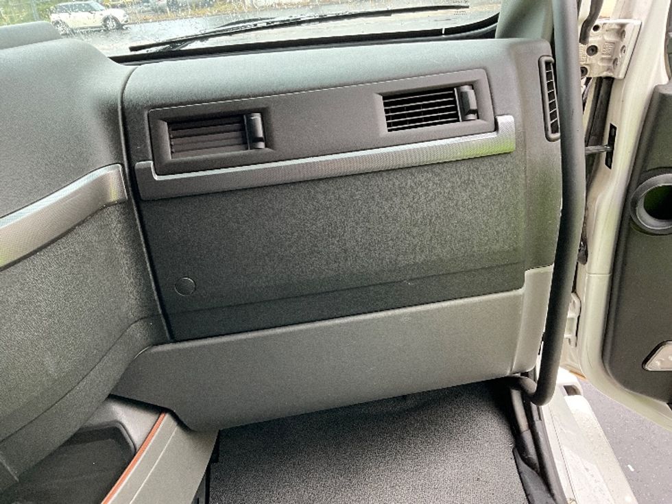 Sleeper Tractor-Heavy Duty Tractors-Volvo-2022-VNL64760-Pasco-WA-540,792\n\t\tmiles-$ 78,250 - Image 14