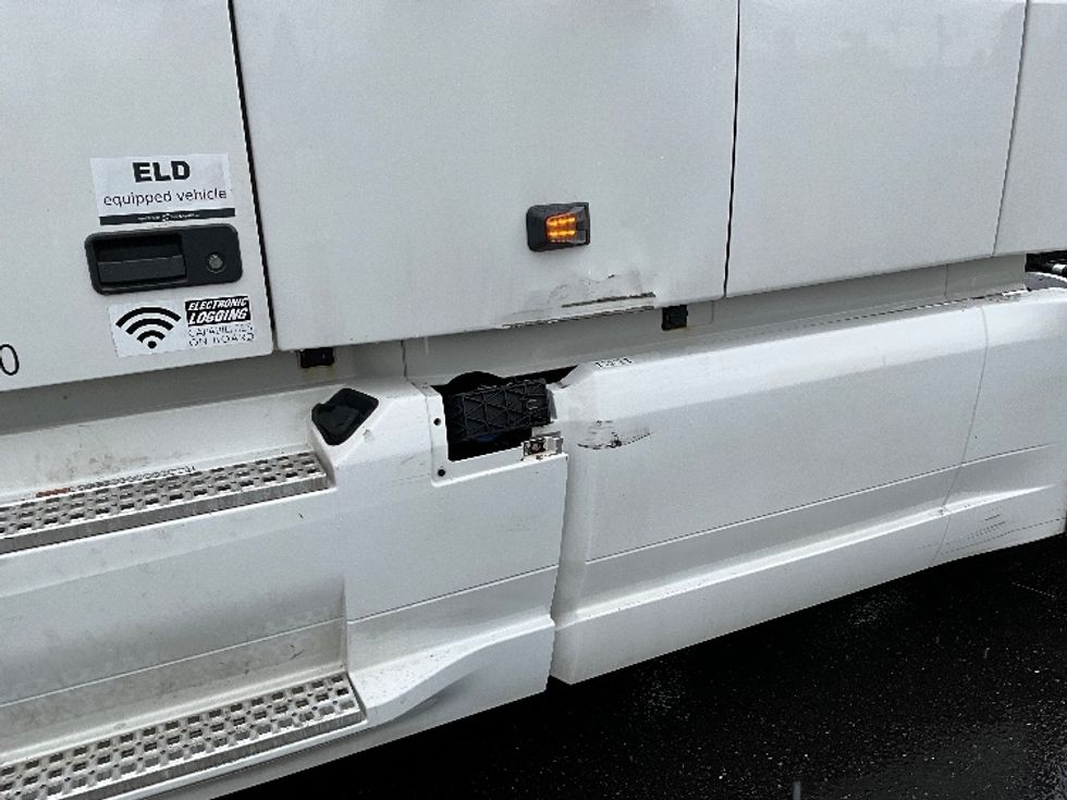 Sleeper Tractor-Heavy Duty Tractors-Volvo-2022-VNL64760-Pasco-WA-540,792\n\t\tmiles-$ 78,250 - Image 24