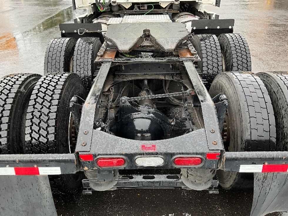 Sleeper Tractor-Heavy Duty Tractors-Volvo-2022-VNL64760-Pasco-WA-540,792\n\t\tmiles-$ 78,250 - Image 6