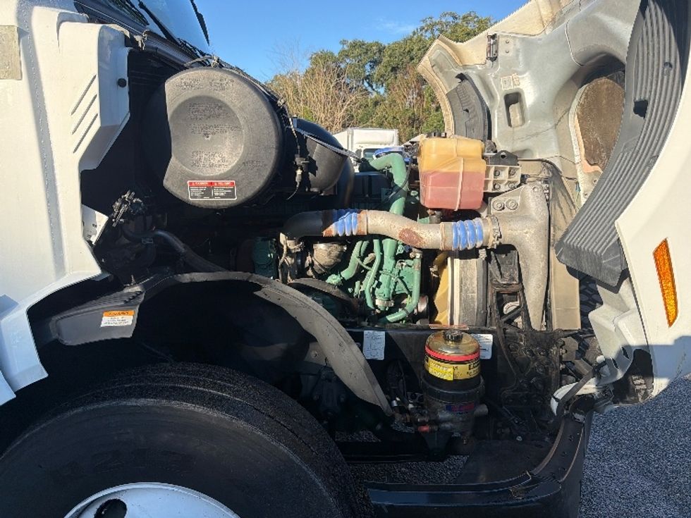 Sleeper Tractor-Heavy Duty Tractors-Volvo-2022-VNL64760-Pensacola-FL-399,898\n\t\tmiles-$ 79,750 - Image 15