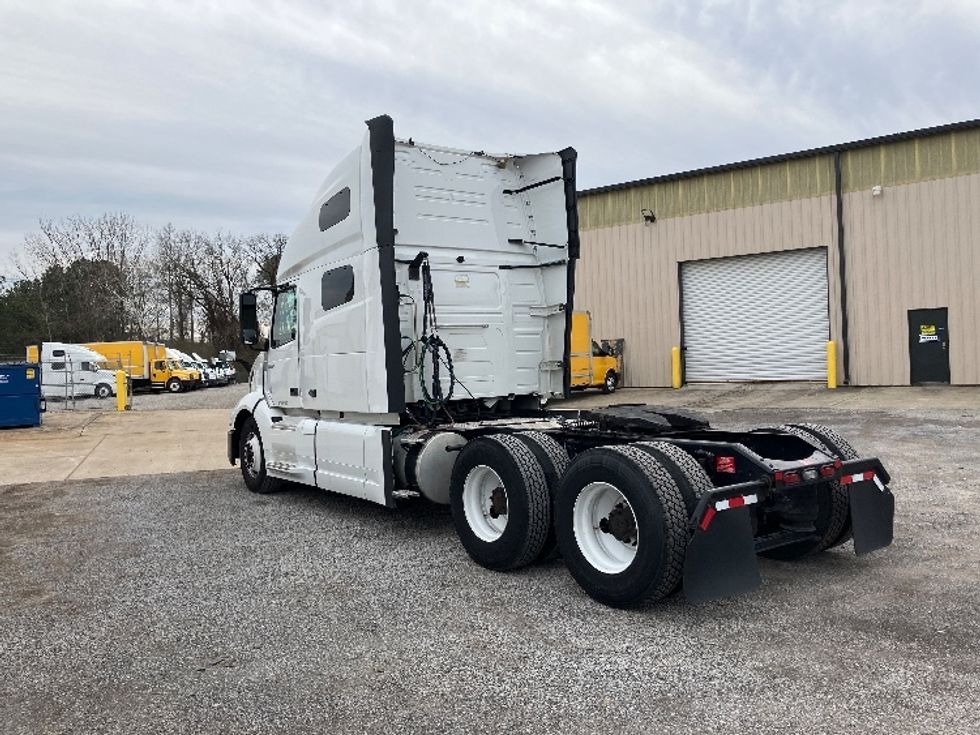 Sleeper Tractor-Heavy Duty Tractors-Volvo-2022-VNL64760-Pensacola-FL-399,898\n\t\tmiles-$ 79,750 - Image 17