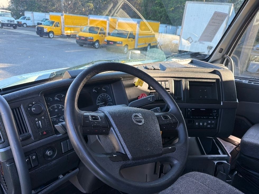 Sleeper Tractor-Heavy Duty Tractors-Volvo-2022-VNL64760-Pensacola-FL-399,898\n\t\tmiles-$ 79,750 - Image 9