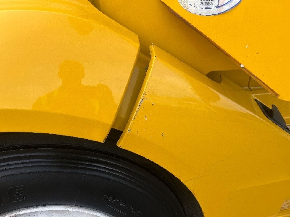 Sleeper Tractor-Heavy Duty Tractors-Volvo-2022-VNL64760-Plant City-FL-530,132\n\t\tmiles-$ 65,750 - Image 24