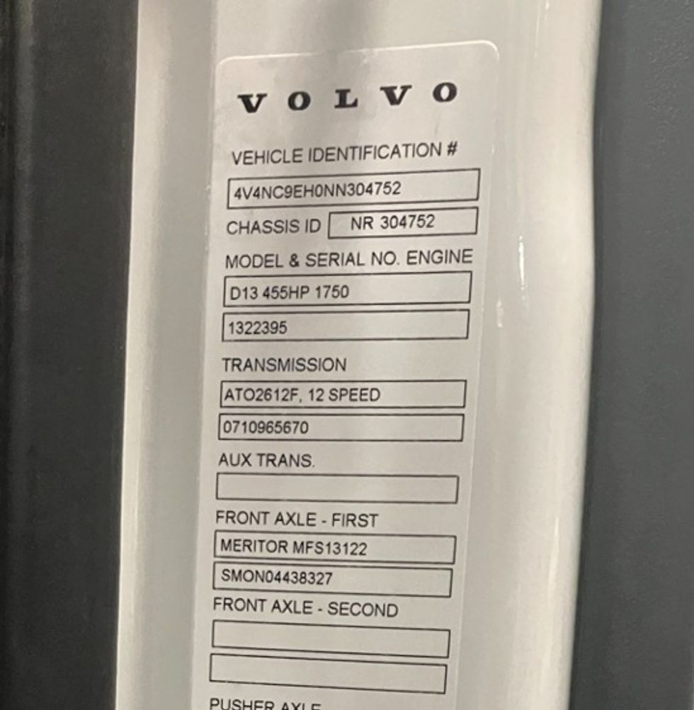 Sleeper Tractor-Heavy Duty Tractors-Volvo-2022-VNL64760-Portland-OR-241,328\n\t\tmiles-$ 108,750 - Image 20