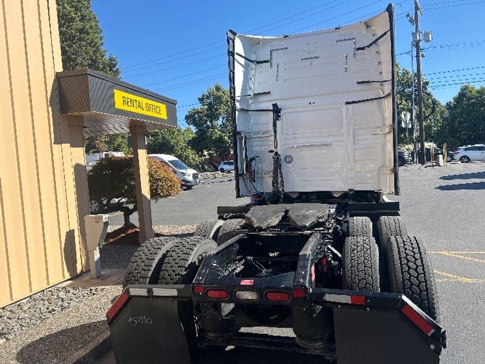 Sleeper Tractor-Heavy Duty Tractors-Volvo-2022-VNL64760-Portland-OR-241,328\n\t\tmiles-$ 108,750 - Image 6