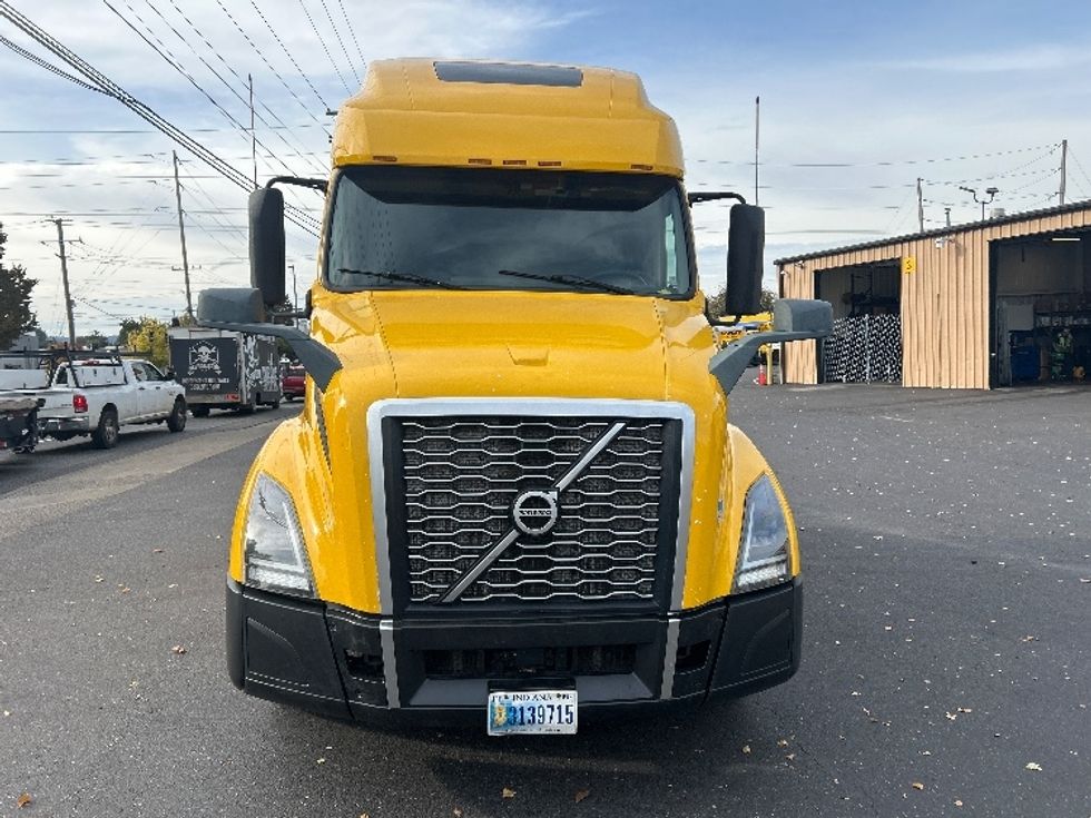 Sleeper Tractor-Heavy Duty Tractors-Volvo-2022-VNL64760-Portland-OR-483,132\n\t\tmiles-$ 78,750 - Image 2