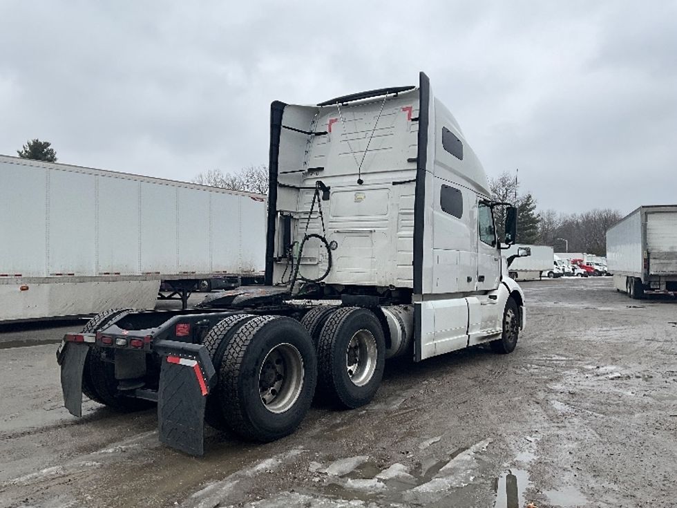 Sleeper Tractor-Heavy Duty Tractors-Volvo-2022-VNL64760-Reading-PA-501,710\n\t\tmiles-$ 69,500 - Image 7