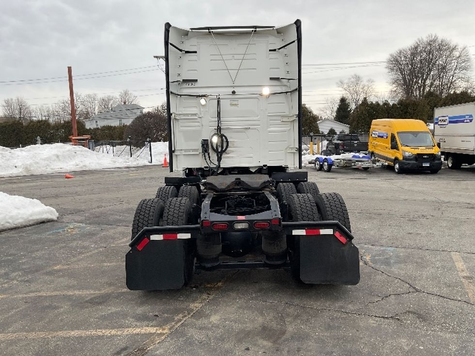 Sleeper Tractor-Heavy Duty Tractors-Volvo-2022-VNL64760-Reading-PA-523,251\n\t\tmiles-$ 67,500 - Image 6