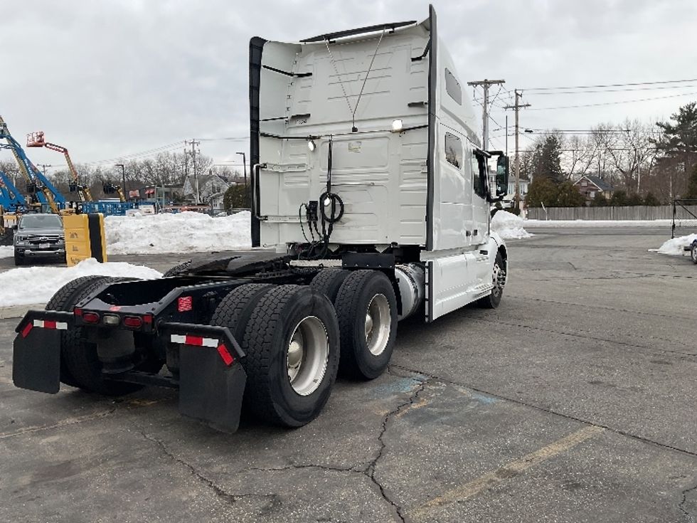 Sleeper Tractor-Heavy Duty Tractors-Volvo-2022-VNL64760-Reading-PA-523,251\n\t\tmiles-$ 67,500 - Image 7