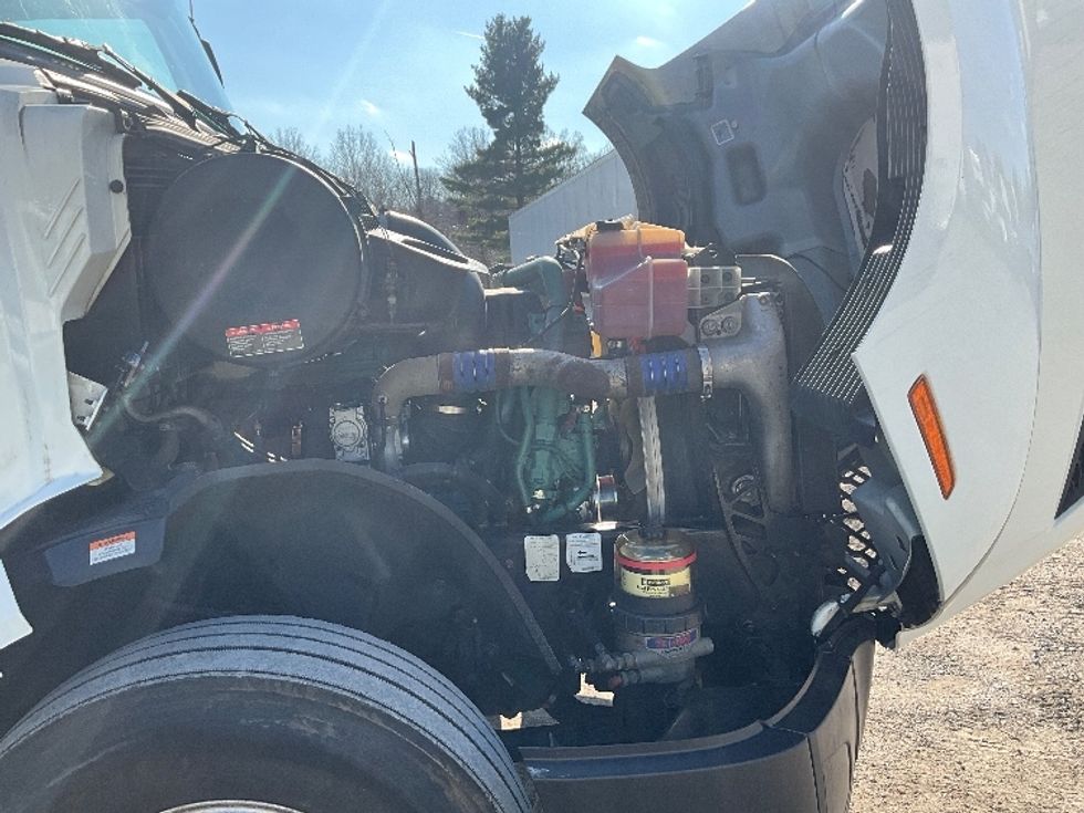 Sleeper Tractor-Heavy Duty Tractors-Volvo-2022-VNL64760-Reading-PA-541,034\n\t\tmiles-$ 65,750 - Image 20