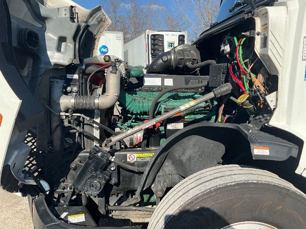 Sleeper Tractor-Heavy Duty Tractors-Volvo-2022-VNL64760-Reading-PA-541,034\n\t\tmiles-$ 65,750 - Image 21
