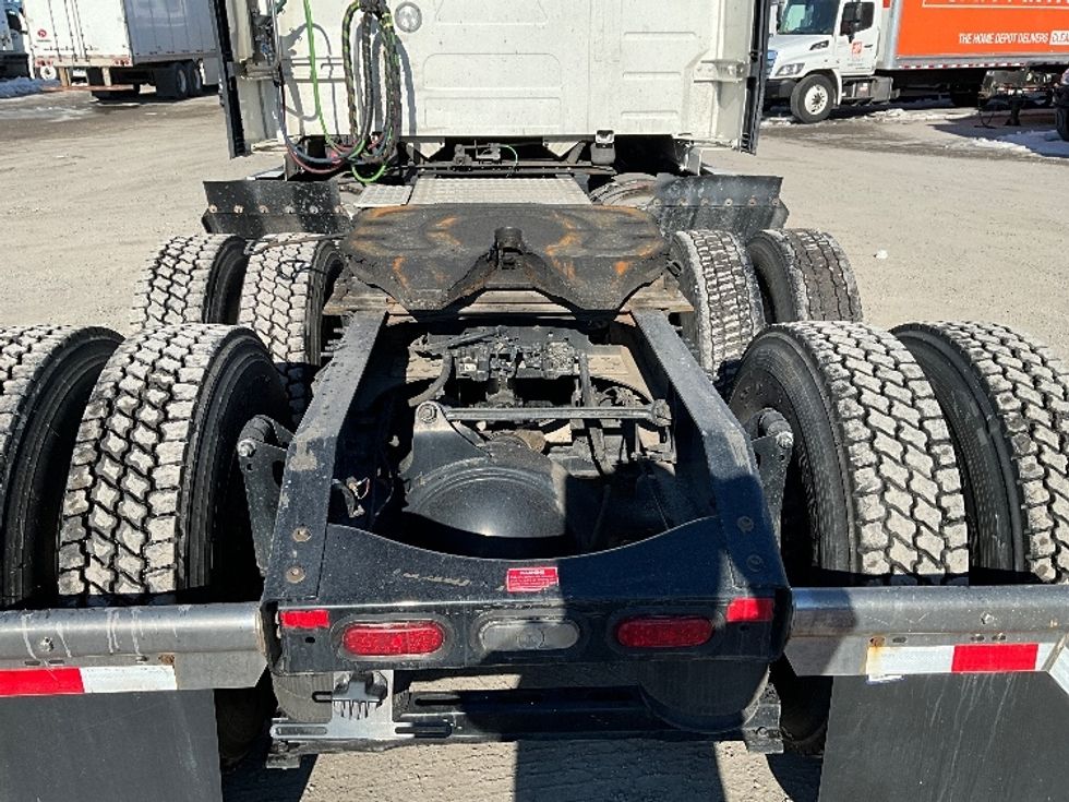 Sleeper Tractor-Heavy Duty Tractors-Volvo-2022-VNL64760-Reading-PA-611,341\n\t\tmiles-$ 59,250 - Image 6