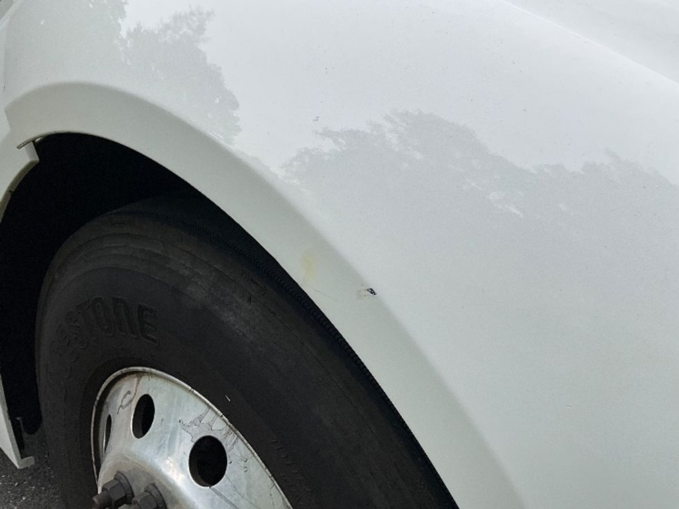 Sleeper Tractor-Heavy Duty Tractors-Volvo-2022-VNL64760-Reading-PA-619,412\n\t\tmiles-$ 62,250 - Image 23