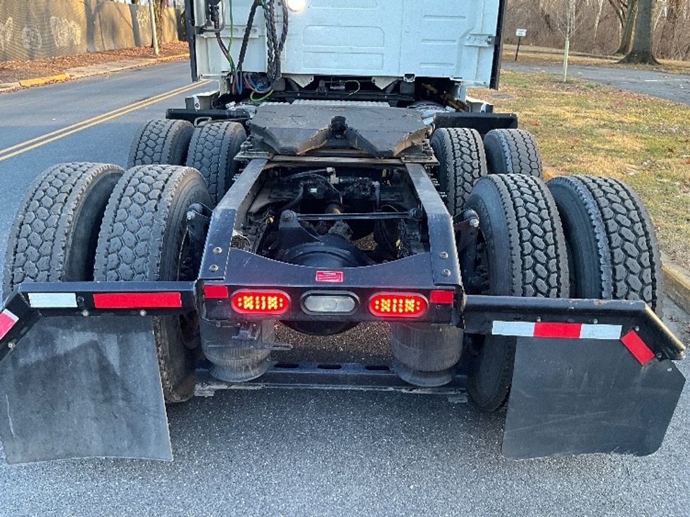 Sleeper Tractor-Heavy Duty Tractors-Volvo-2022-VNL64760-Reading-PA-629,710\n\t\tmiles-$ 57,500 - Image 6