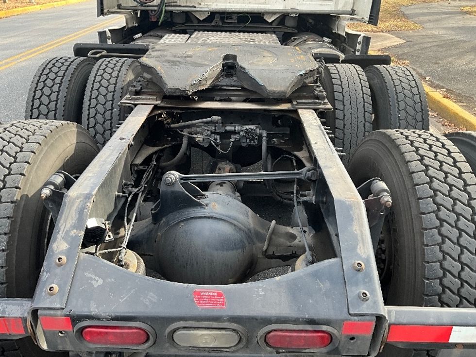 Sleeper Tractor-Heavy Duty Tractors-Volvo-2022-VNL64760-Reading-PA-630,203\n\t\tmiles-$ 57,500 - Image 6