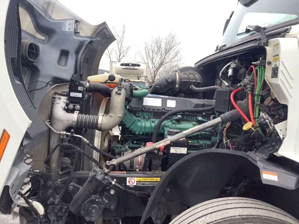 Sleeper Tractor-Heavy Duty Tractors-Volvo-2022-VNL64760-Reading-PA-733,103\n\t\tmiles-$ 48,000 - Image 21